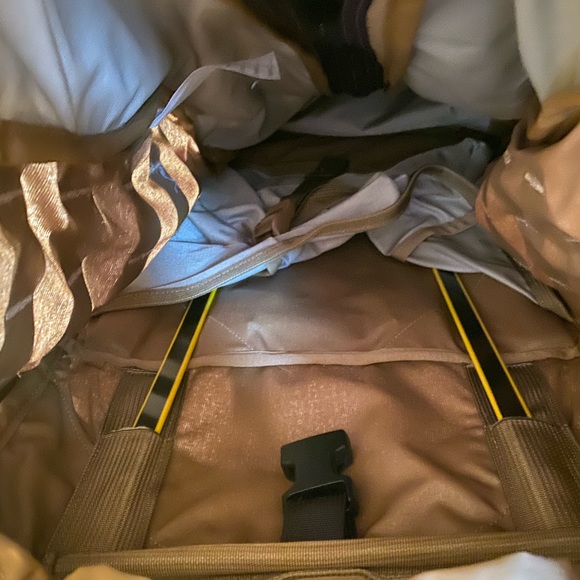 Mystery Ranch Bag - Coyote - Picture 5 of 8